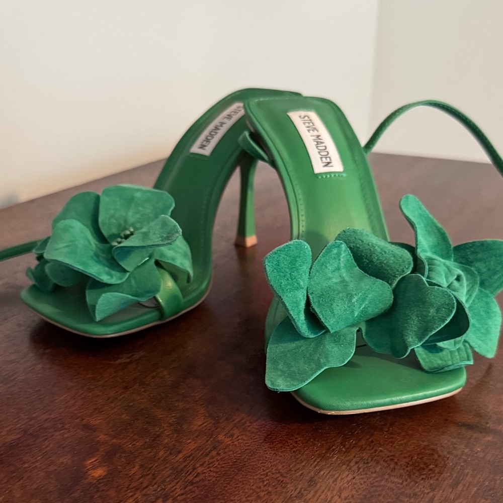 Steve Madden Emerald Green Floral Heels